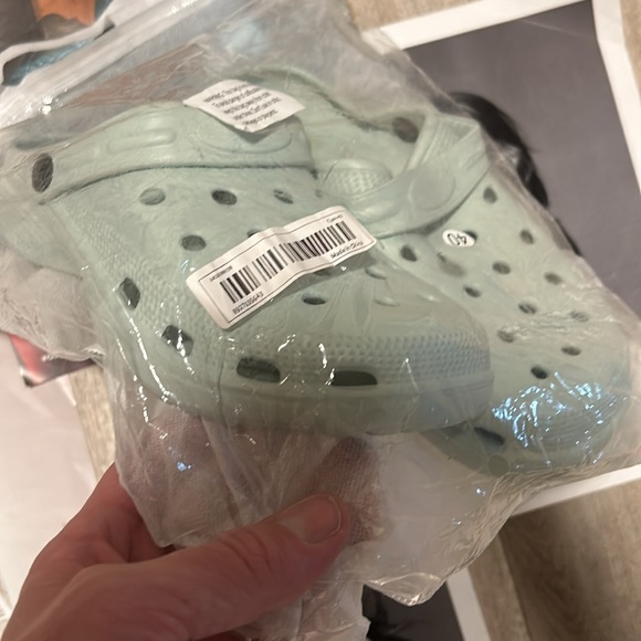 Slippers Sandals House Shoes Comfy look a likes Light Green Size 7 Brand New - Picture 4 of 5